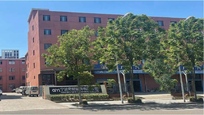 Hva gjør en pålitelig produsent av fritidsklær og sportsklær i dagens marked